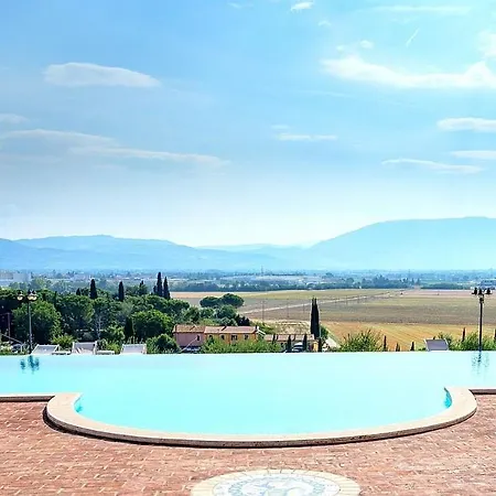 In Via Lippia Sleeps 3 Includes Swimming Pool Collestrada