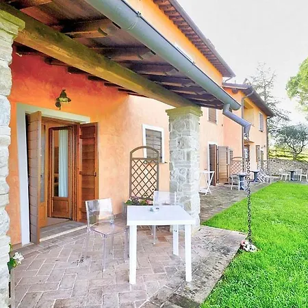 In Via Lippia Sleeps 3 Includes Swimming Pool * Коллестрада