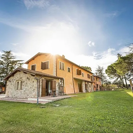 In Via Lippia Sleeps 3 Includes Swimming Pool *